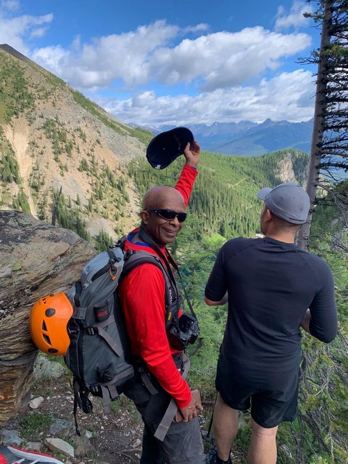 455E3056-340D-407F-BFCC-66BA27E21F5F